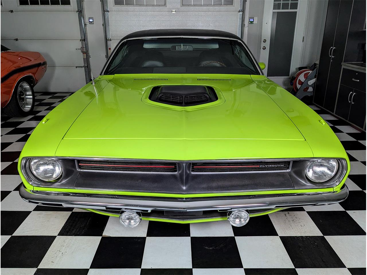 Plymouth-Cuda-1970-Lime-Light-Black-8