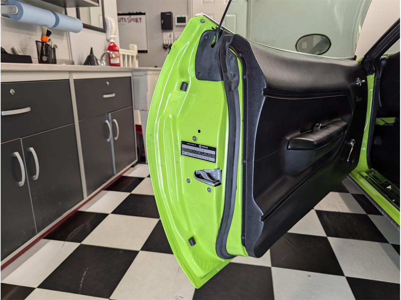 Plymouth-Cuda-1970-Lime-Light-Black-83