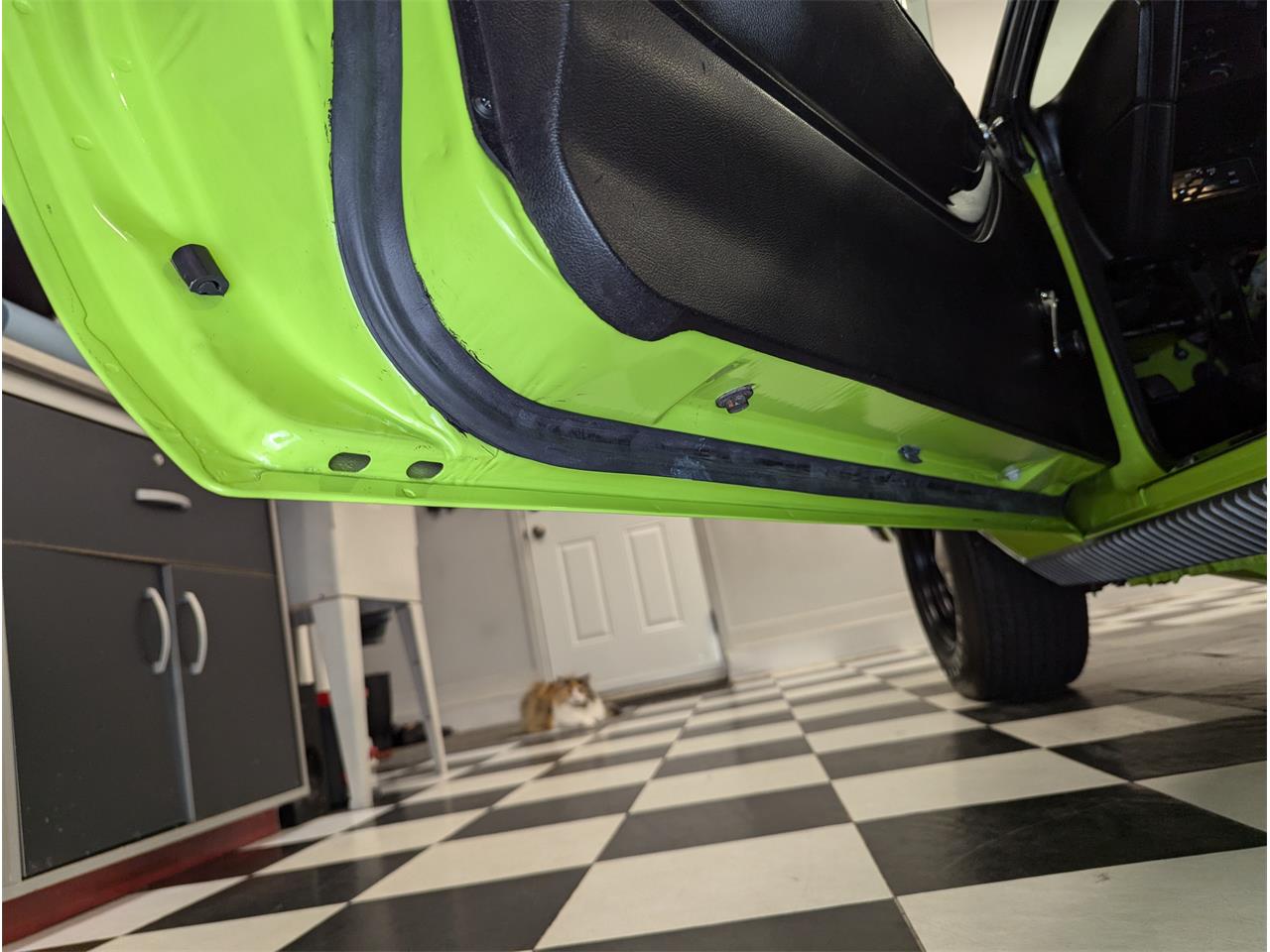 Plymouth-Cuda-1970-Lime-Light-Black-85