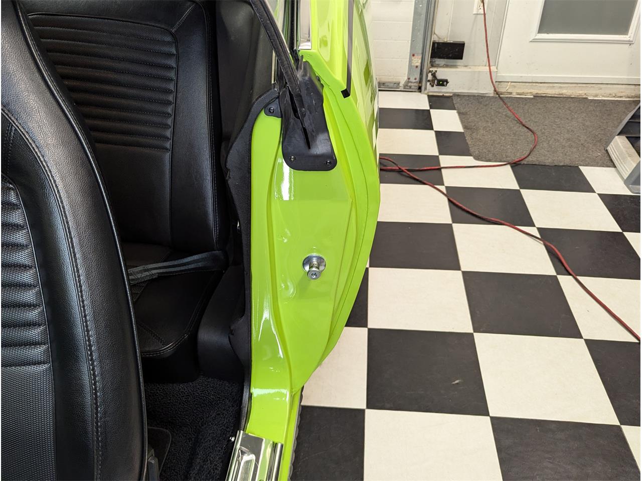 Plymouth-Cuda-1970-Lime-Light-Black-86