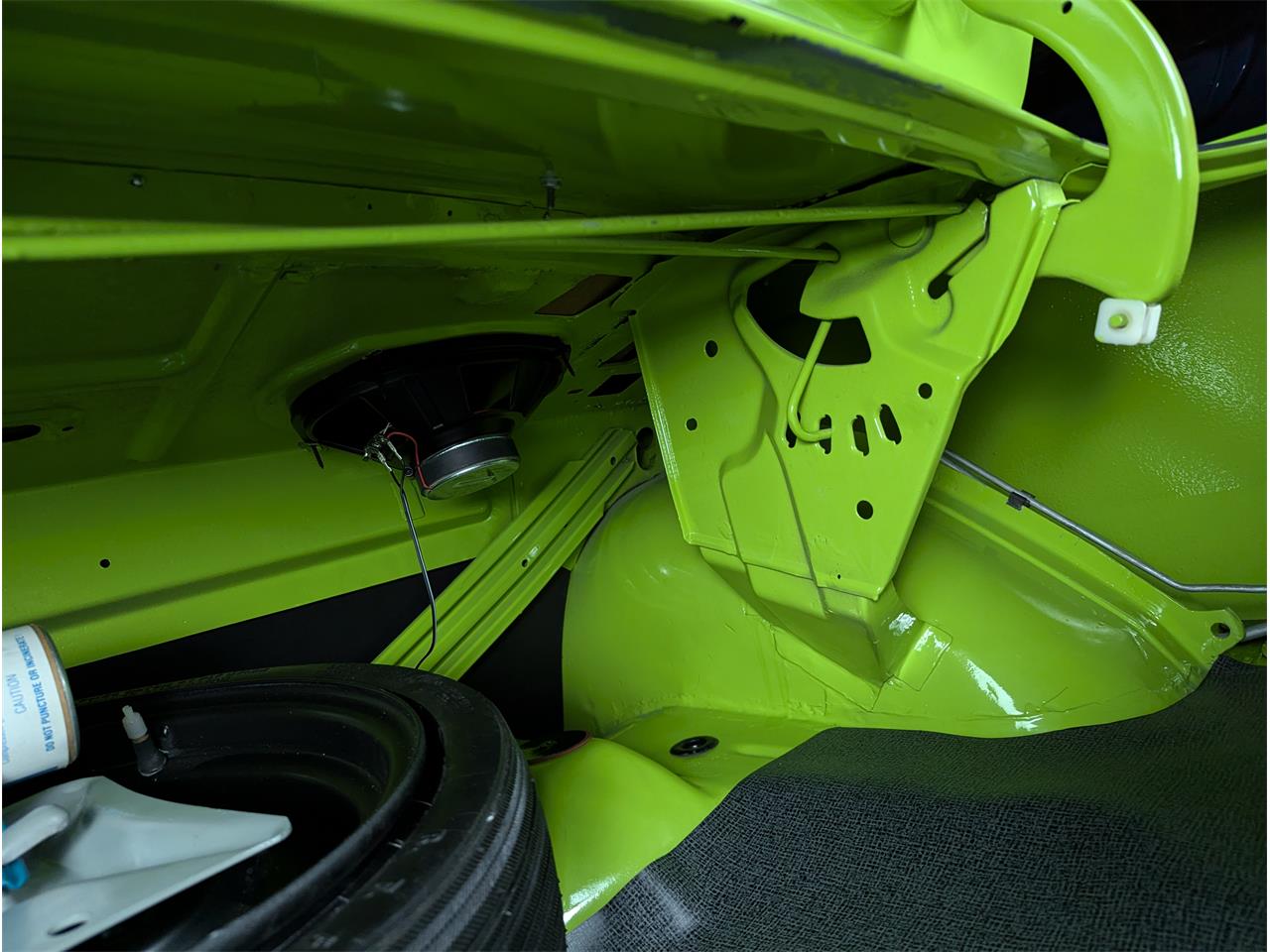 Plymouth-Cuda-1970-Lime-Light-Black-9