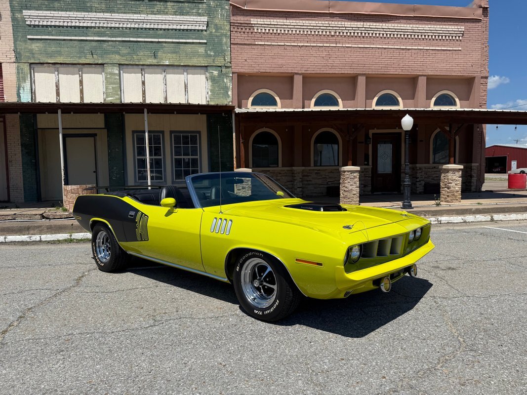 Plymouth-Cuda-1971-1
