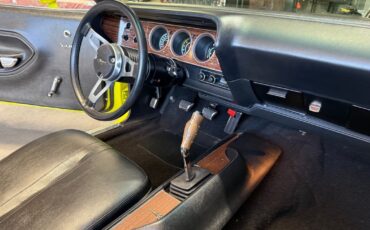 Plymouth-Cuda-1971-11