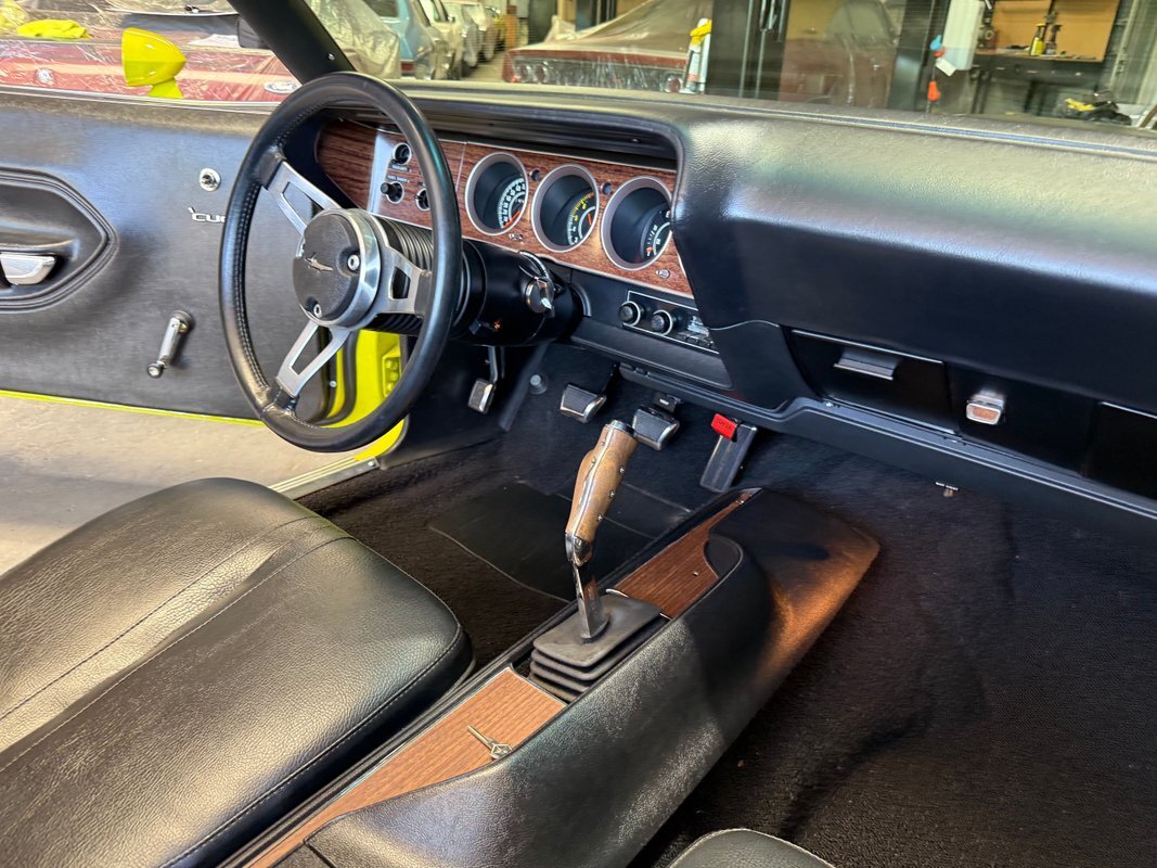Plymouth-Cuda-1971-11