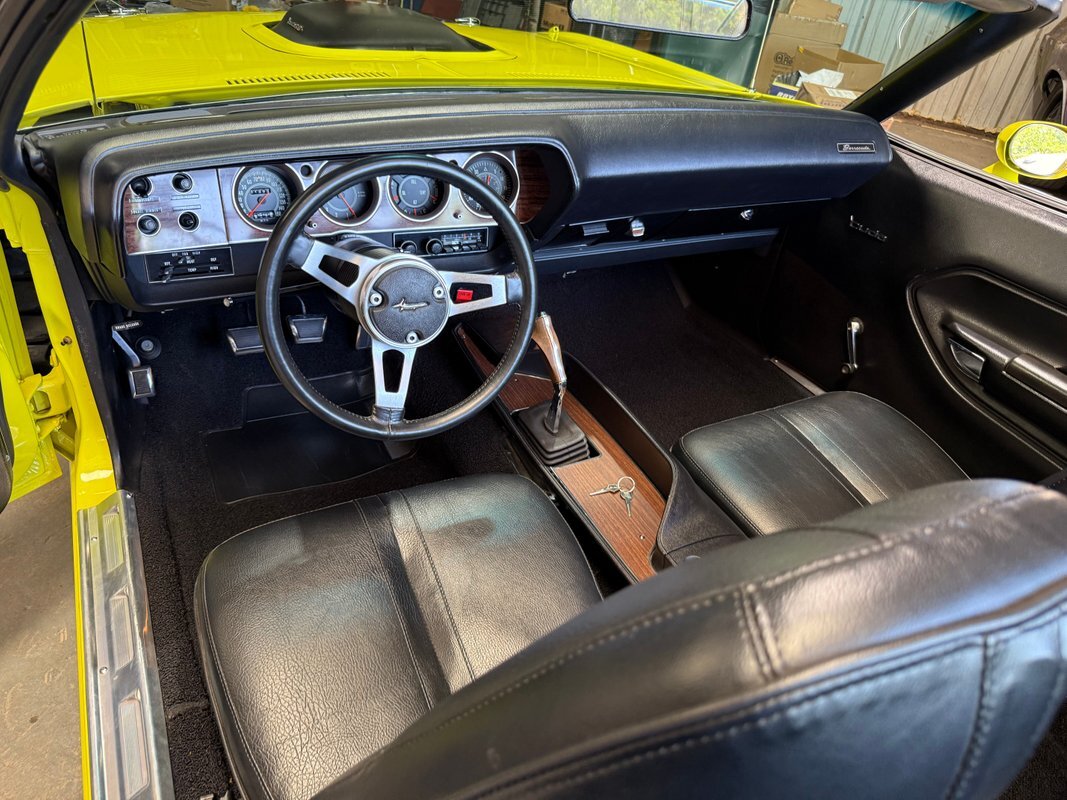 Plymouth-Cuda-1971-12