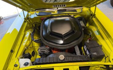 Plymouth-Cuda-1971-19