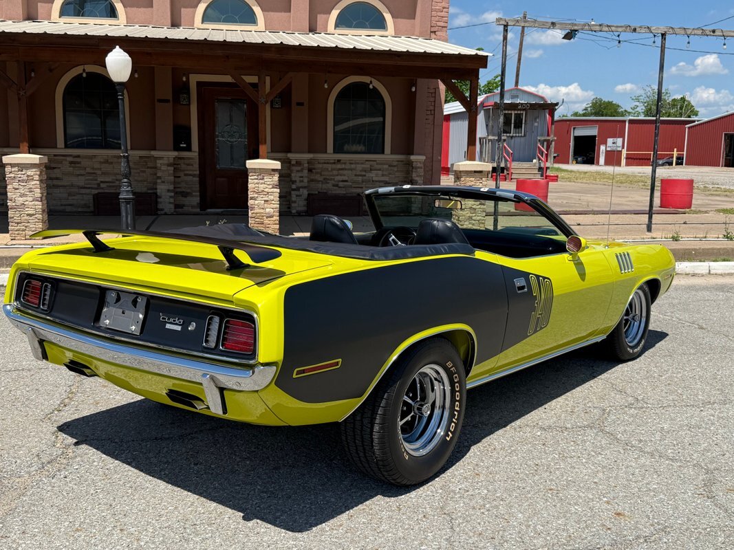 Plymouth-Cuda-1971-2