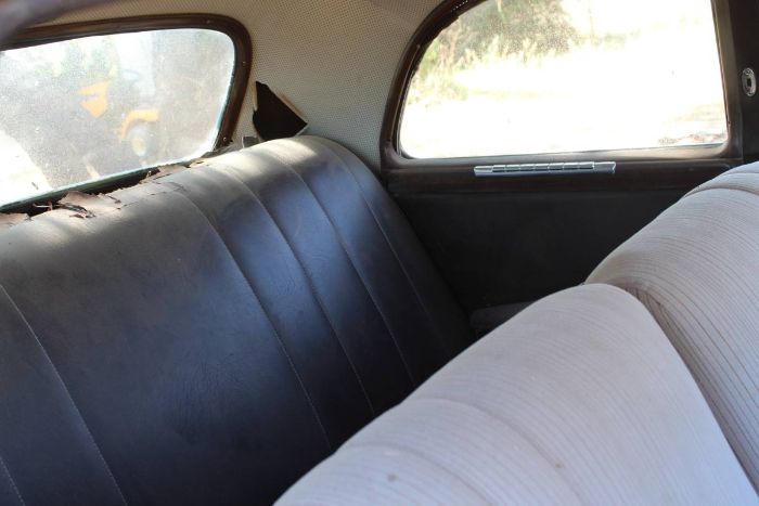 Plymouth-Deluxe-1949-Custom-1