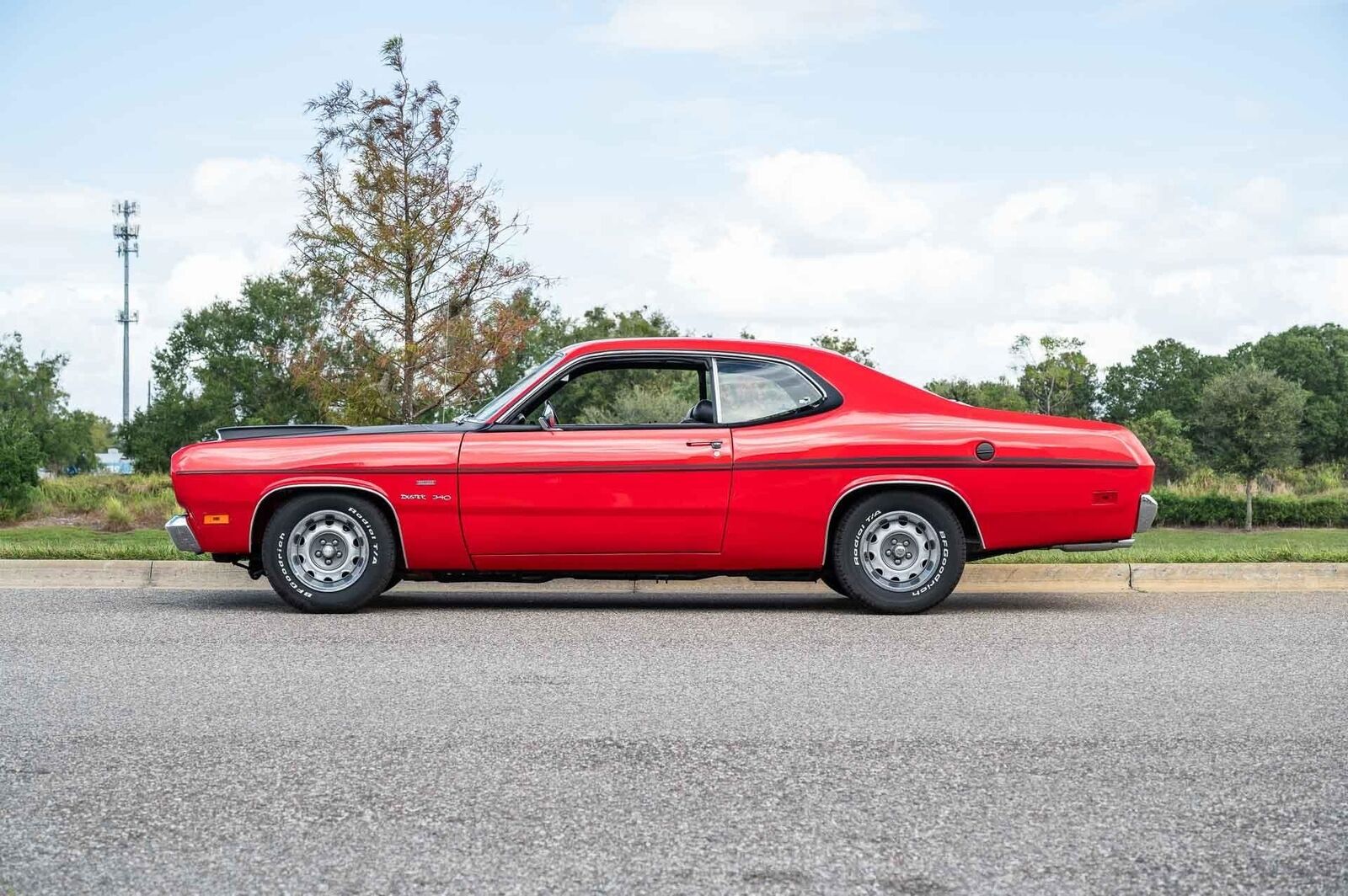 Plymouth-Duster-1970-2-Door-1
