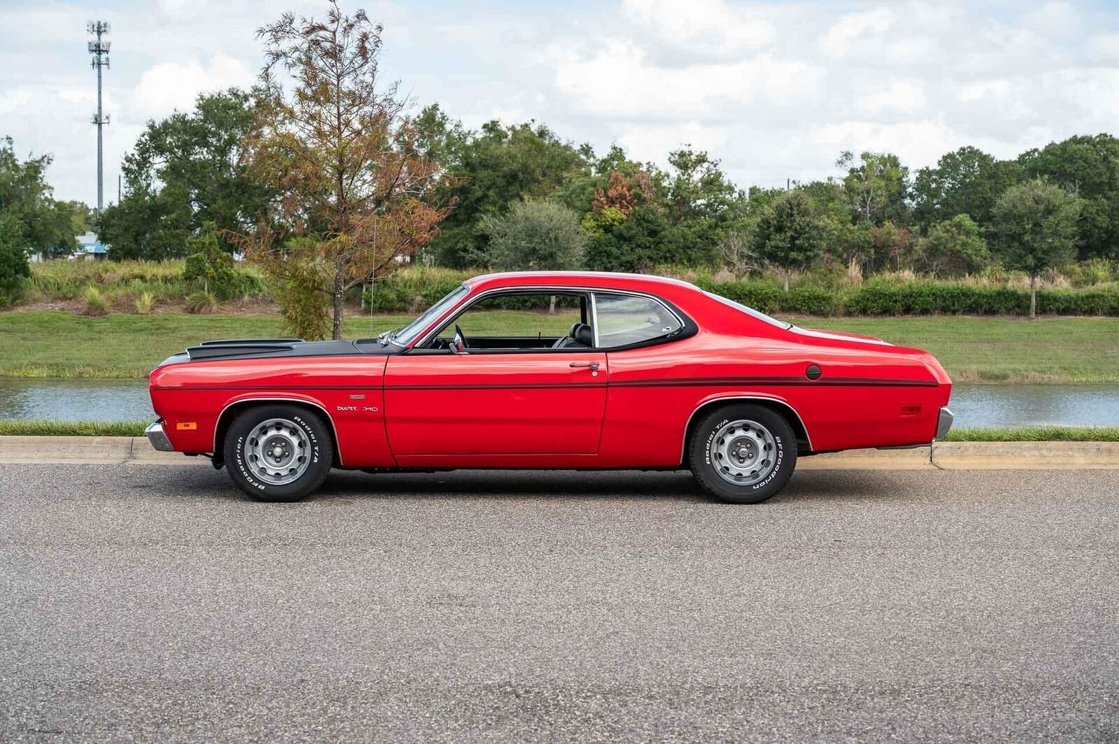 Plymouth-Duster-1970-2-Door-17