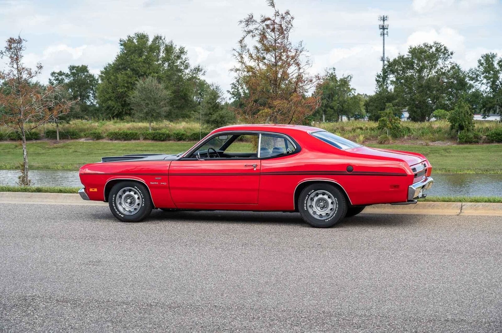 Plymouth-Duster-1970-2-Door-18