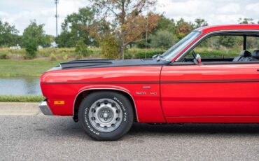 Plymouth-Duster-1970-2-Door-23