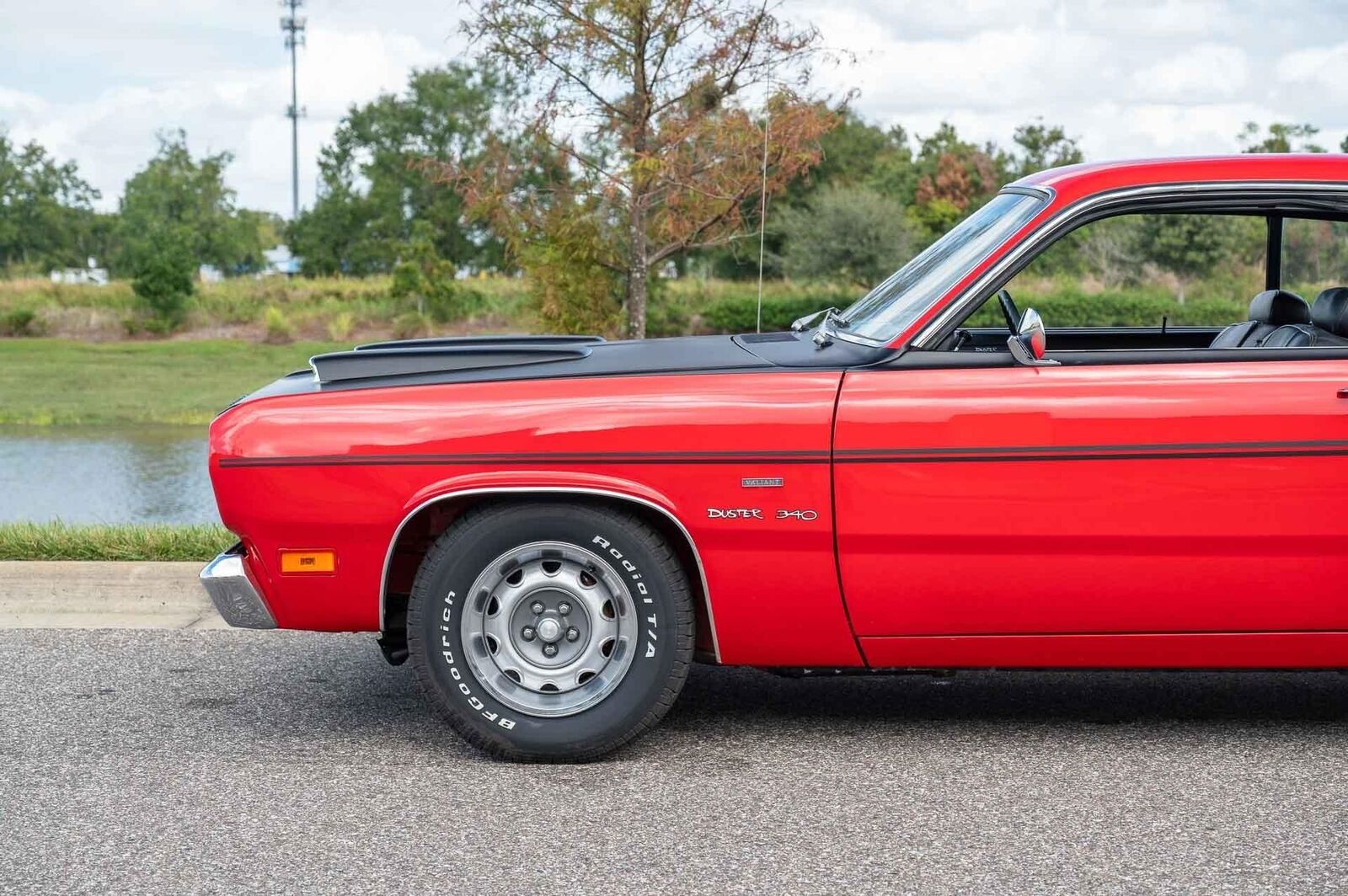 Plymouth-Duster-1970-2-Door-23