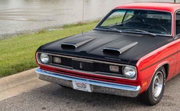 Plymouth-Duster-1970-2-Door-24