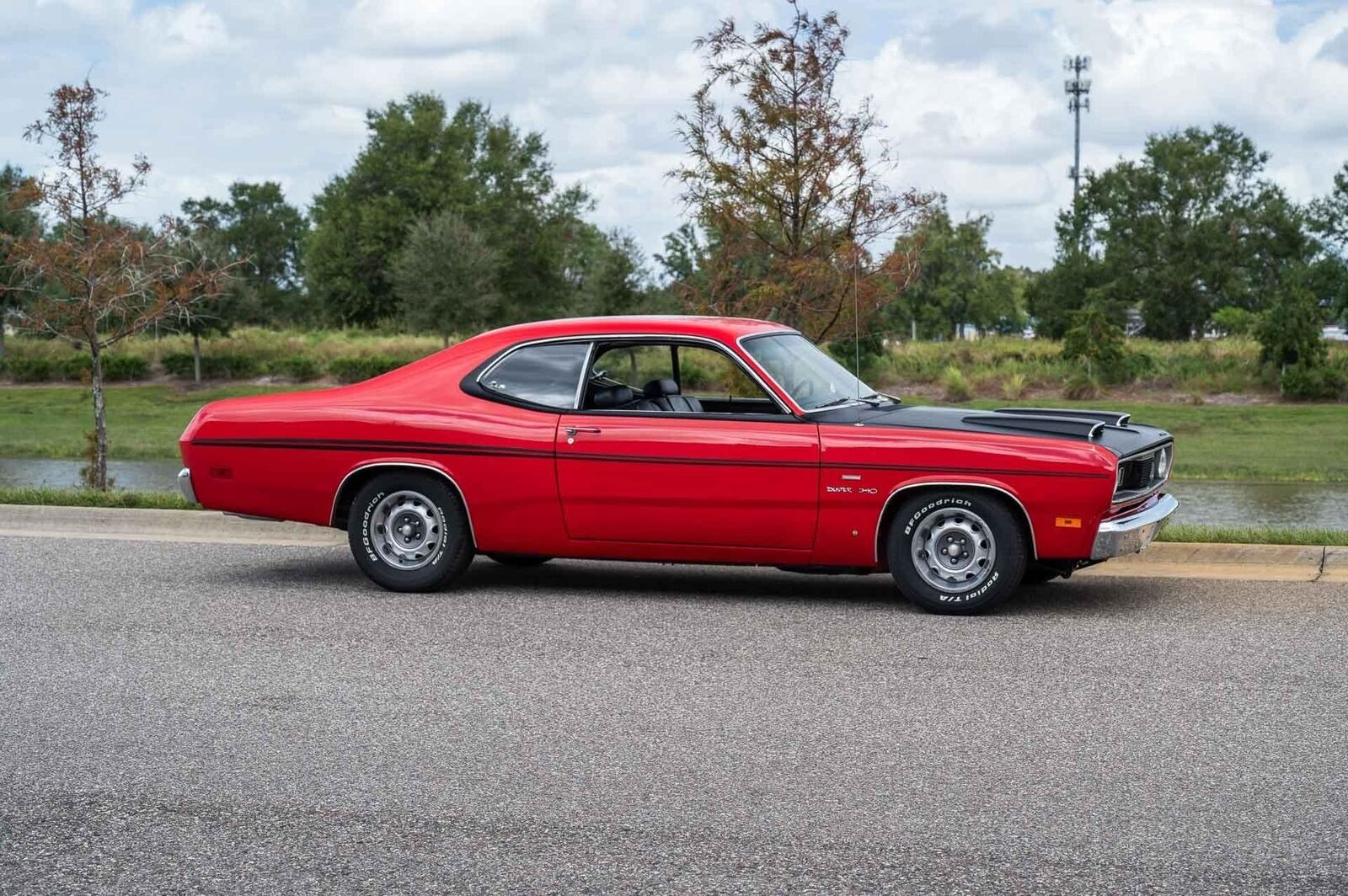 Plymouth-Duster-1970-2-Door-35