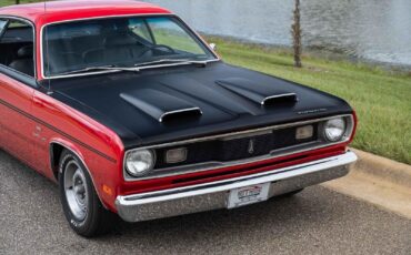 Plymouth-Duster-1970-2-Door-37