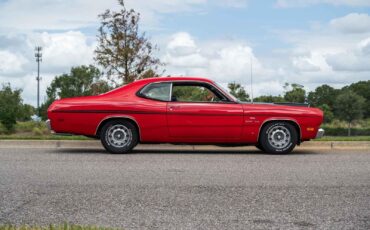 Plymouth-Duster-1970-2-Door-6