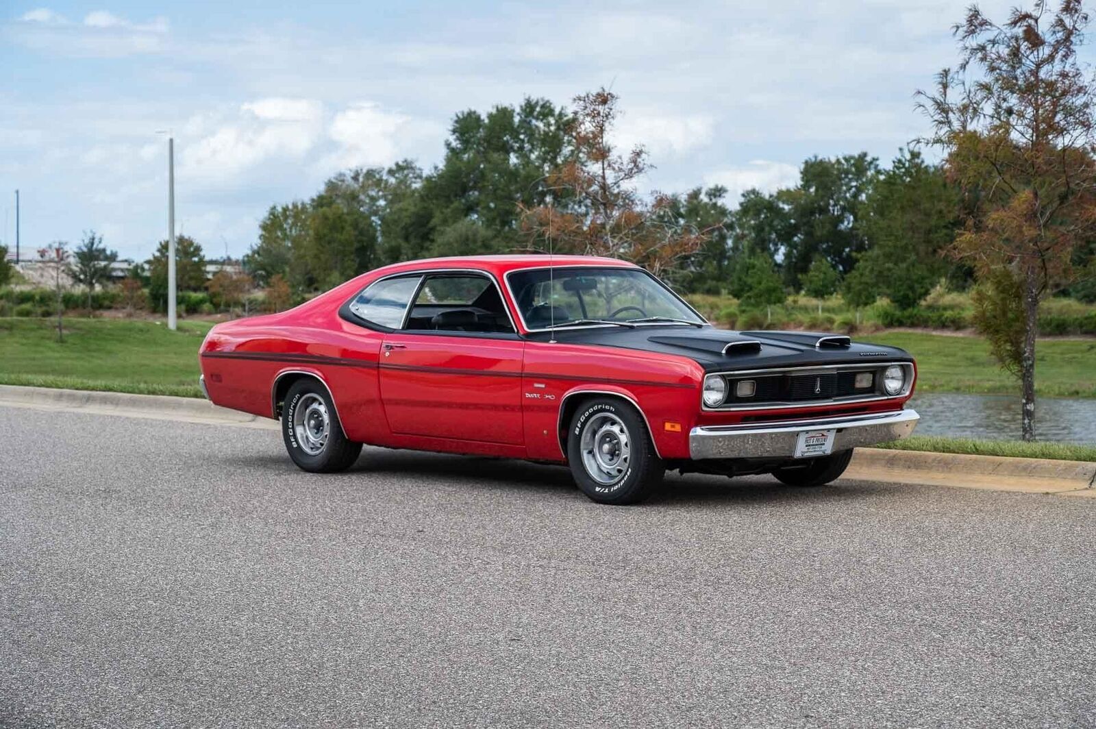 Plymouth-Duster-1970-2-Door-8