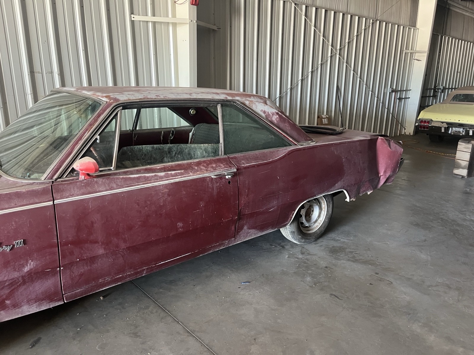 Plymouth-Fury-1967-4