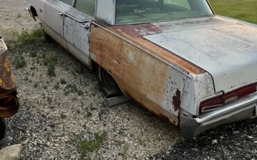 Plymouth-Fury-1967-8