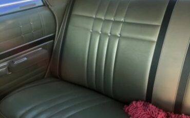 Plymouth-Fury-1968-8