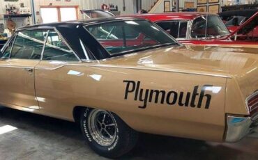 Plymouth-Fury-iii-1967-Custom-13