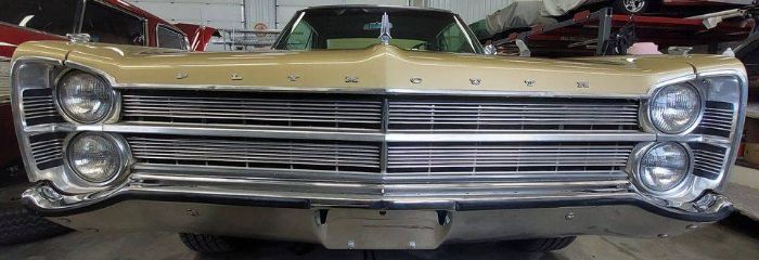 Plymouth-Fury-iii-1967-Custom-3