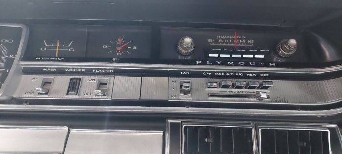 Plymouth-Fury-iii-1967-Custom-5