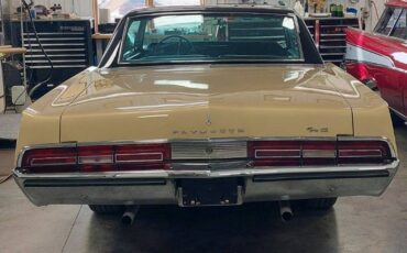 Plymouth-Fury-iii-1967-Custom-9