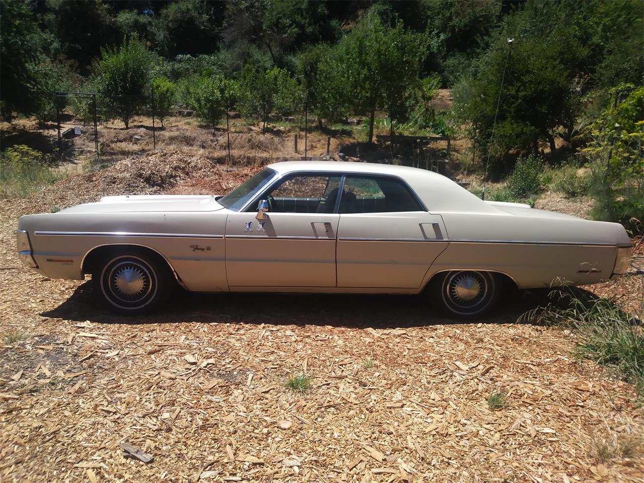 Plymouth-Fury-iii-1971-baige-brown-1