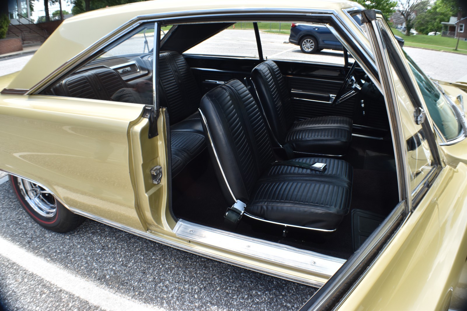 Plymouth-GTX-1967-Coupe-21