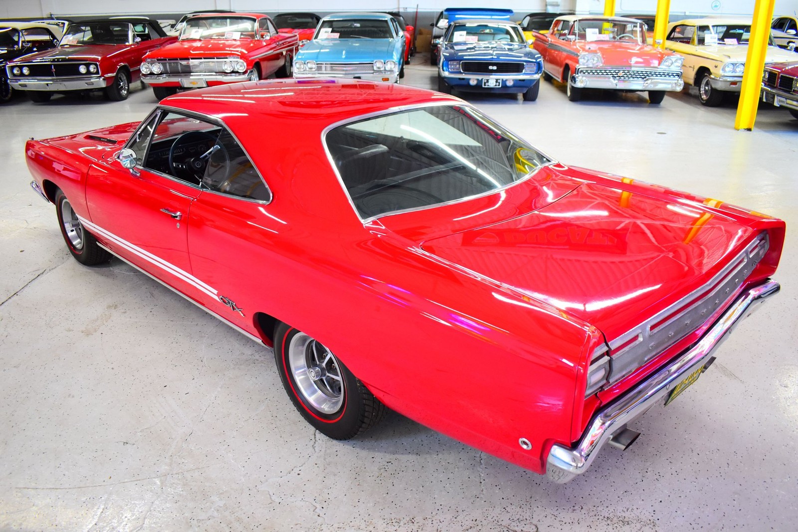Plymouth-GTX-1968-17