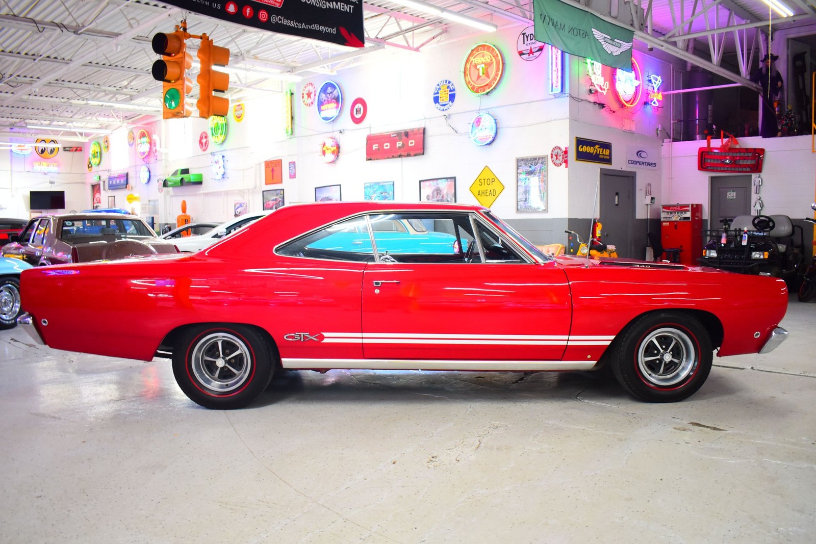 Plymouth-GTX-1968-3