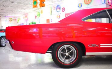 Plymouth-GTX-1968-7