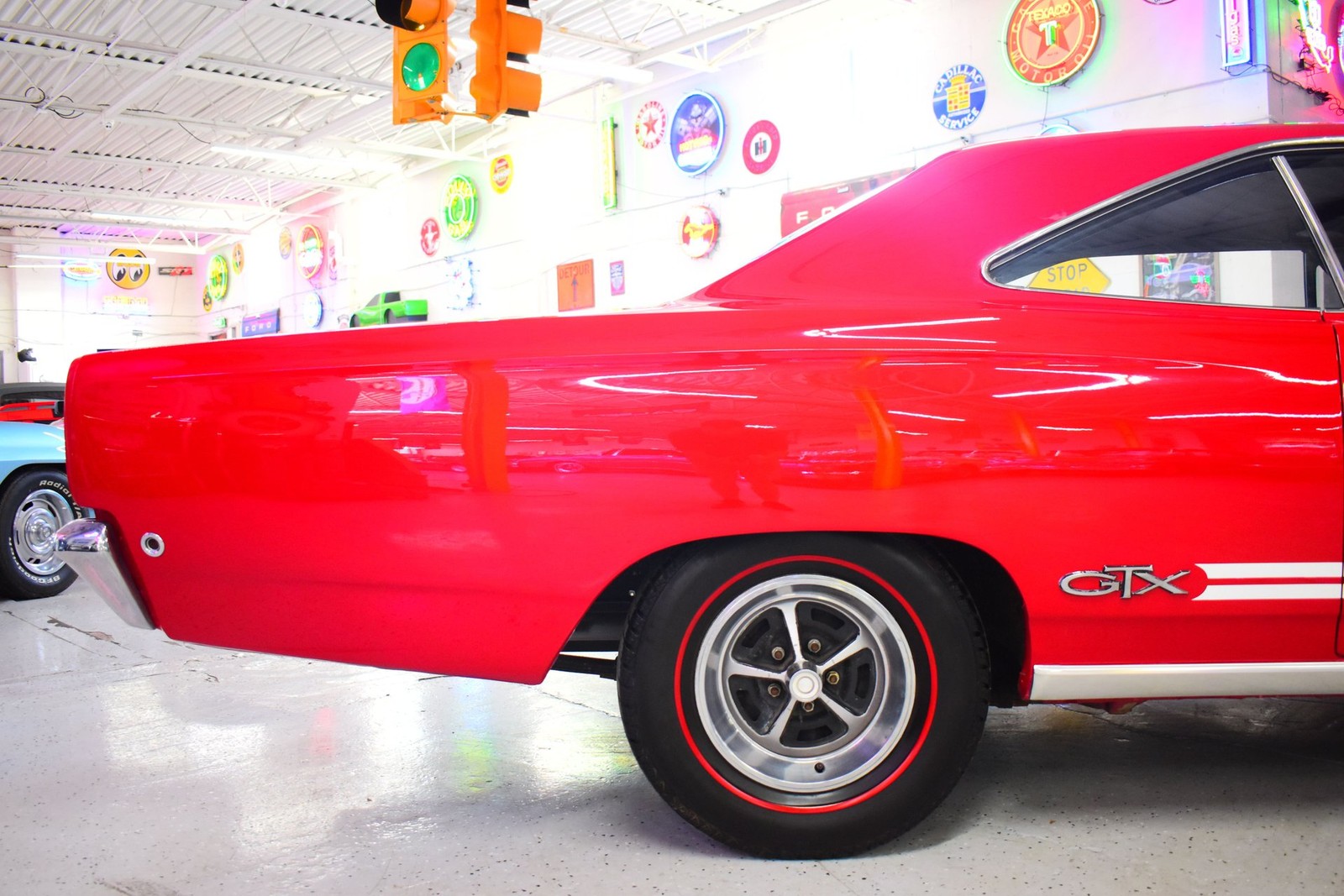 Plymouth-GTX-1968-7