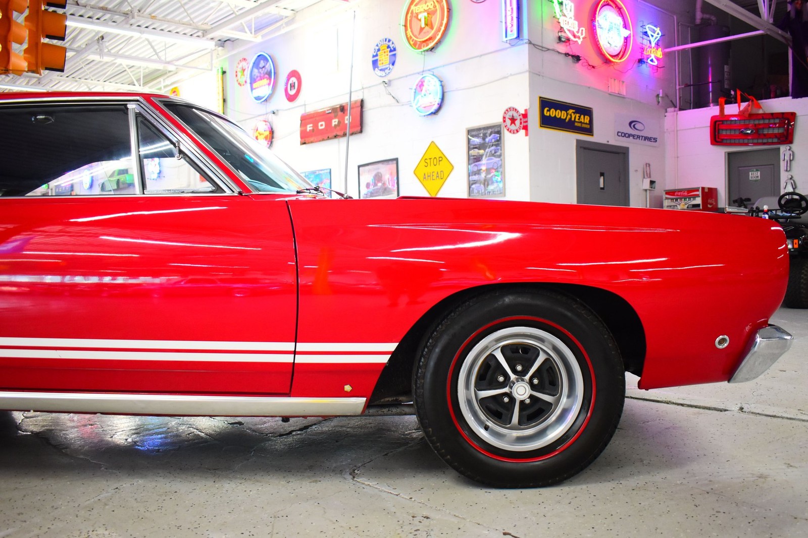 Plymouth-GTX-1968-9