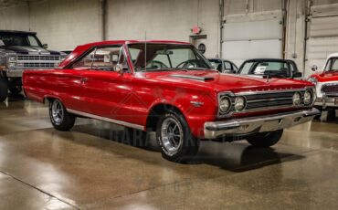 Plymouth-Gtx-1967-Bright-Red-Red-26