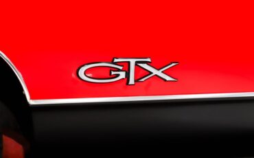 Plymouth-Gtx-1969-Viper-Red-Black-40