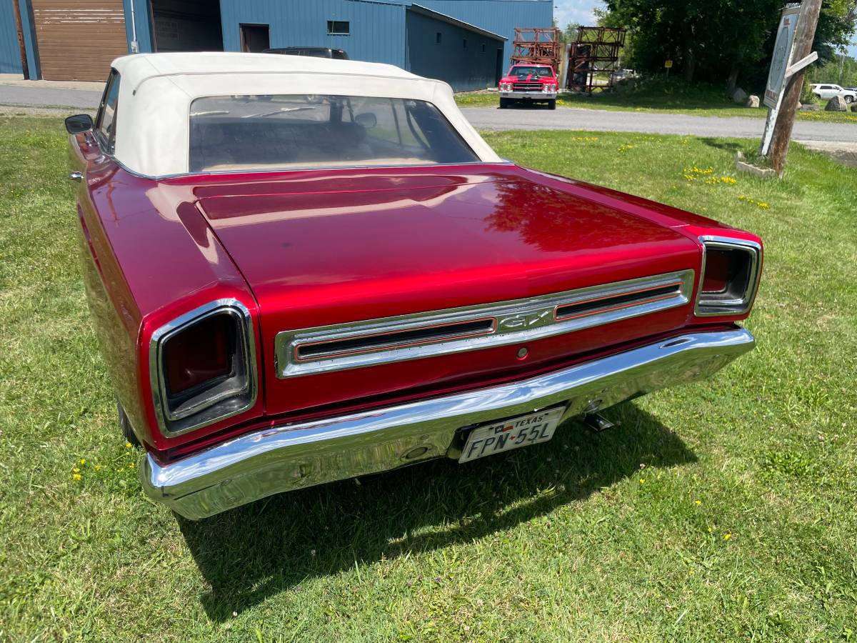 Plymouth-Gtx-440-convertible-1969-red-3