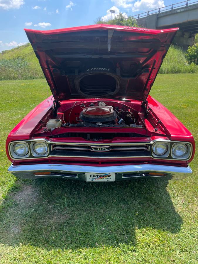 Plymouth-Gtx-440-convertible-1969-red-9