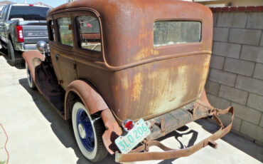 Plymouth-Model-PB-1932-Sedan-10