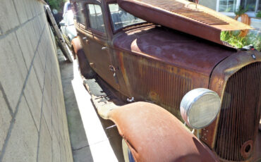 Plymouth-Model-PB-1932-Sedan-19