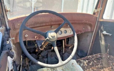 Plymouth-Model-PB-1932-Sedan-2