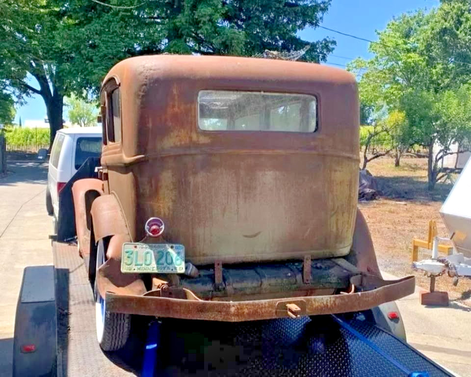 Plymouth-Model-PB-1932-Sedan-4