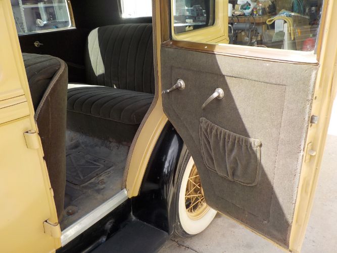 Plymouth-Other-1932-Tan-Beige-1
