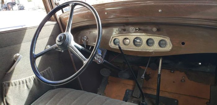 Plymouth-Other-1932-Tan-Beige-22