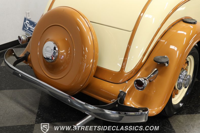 Plymouth-Other-1933-Buttercream-Yellow-Gold-Brown-28
