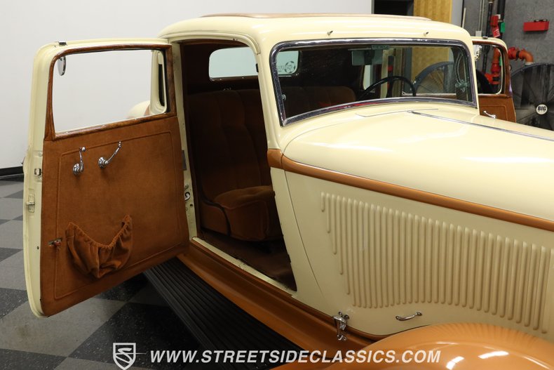 Plymouth-Other-1933-Buttercream-Yellow-Gold-Brown-3
