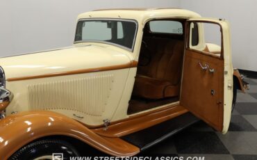 Plymouth-Other-1933-Buttercream-Yellow-Gold-Brown-36