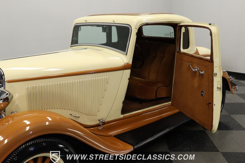 Plymouth-Other-1933-Buttercream-Yellow-Gold-Brown-36